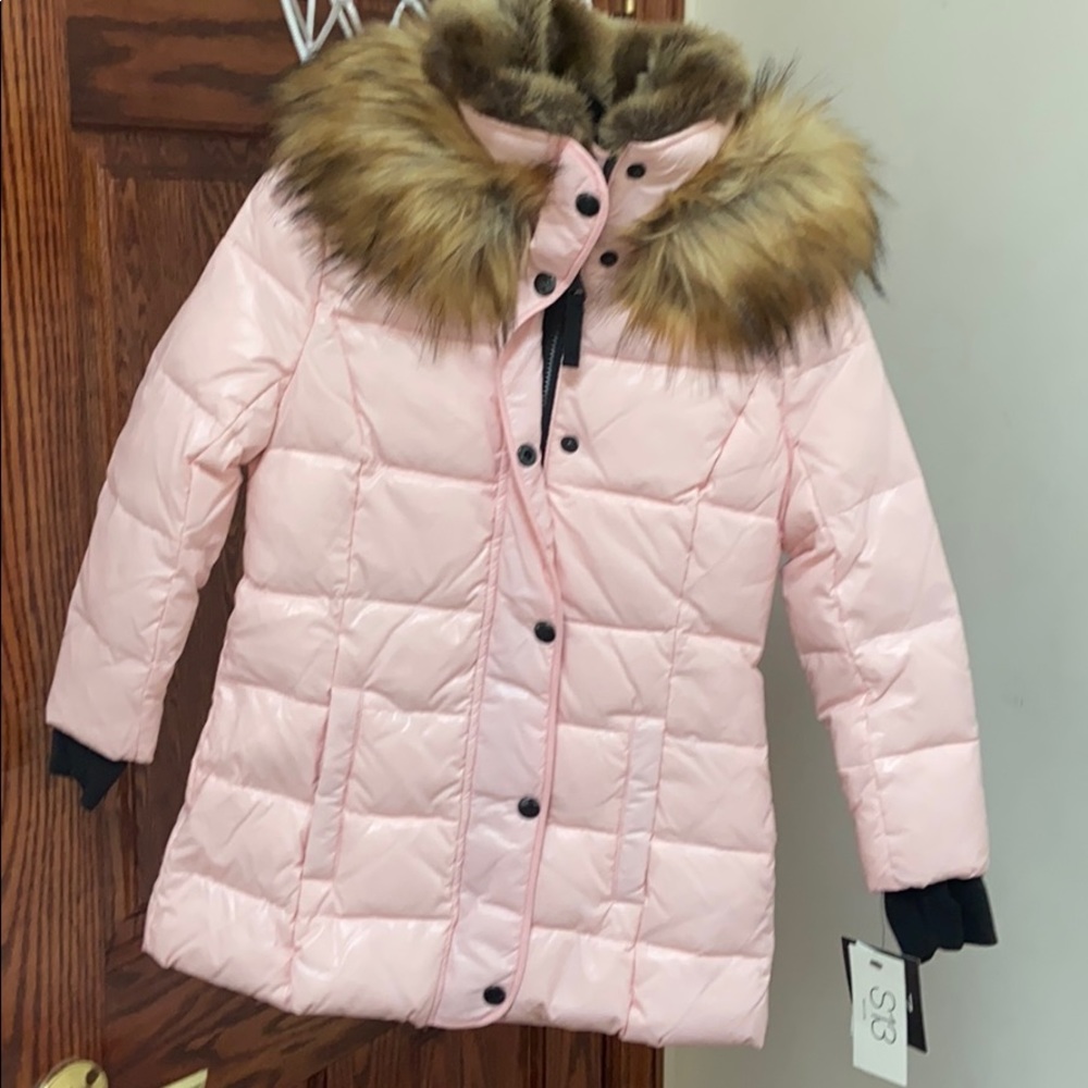 Brand new S13 girls light pink coat with fur size4